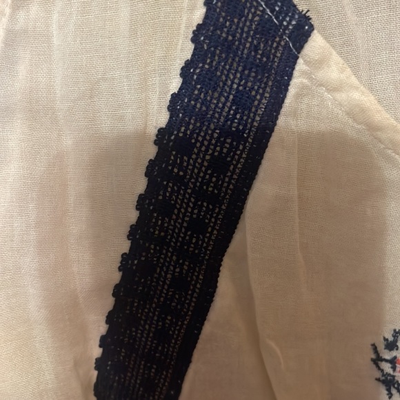 Red Camel tank top with design - Picture 4 of 6